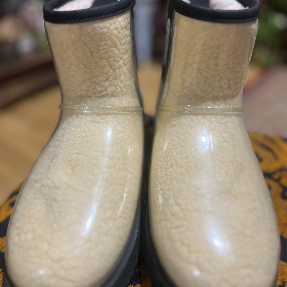 UGG Cream Shearling Ankle Boots - Picture 3 of 6